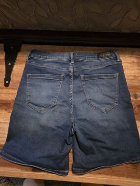 Nicole Miller Soho Higgrise Bermuda Shorts Size 6